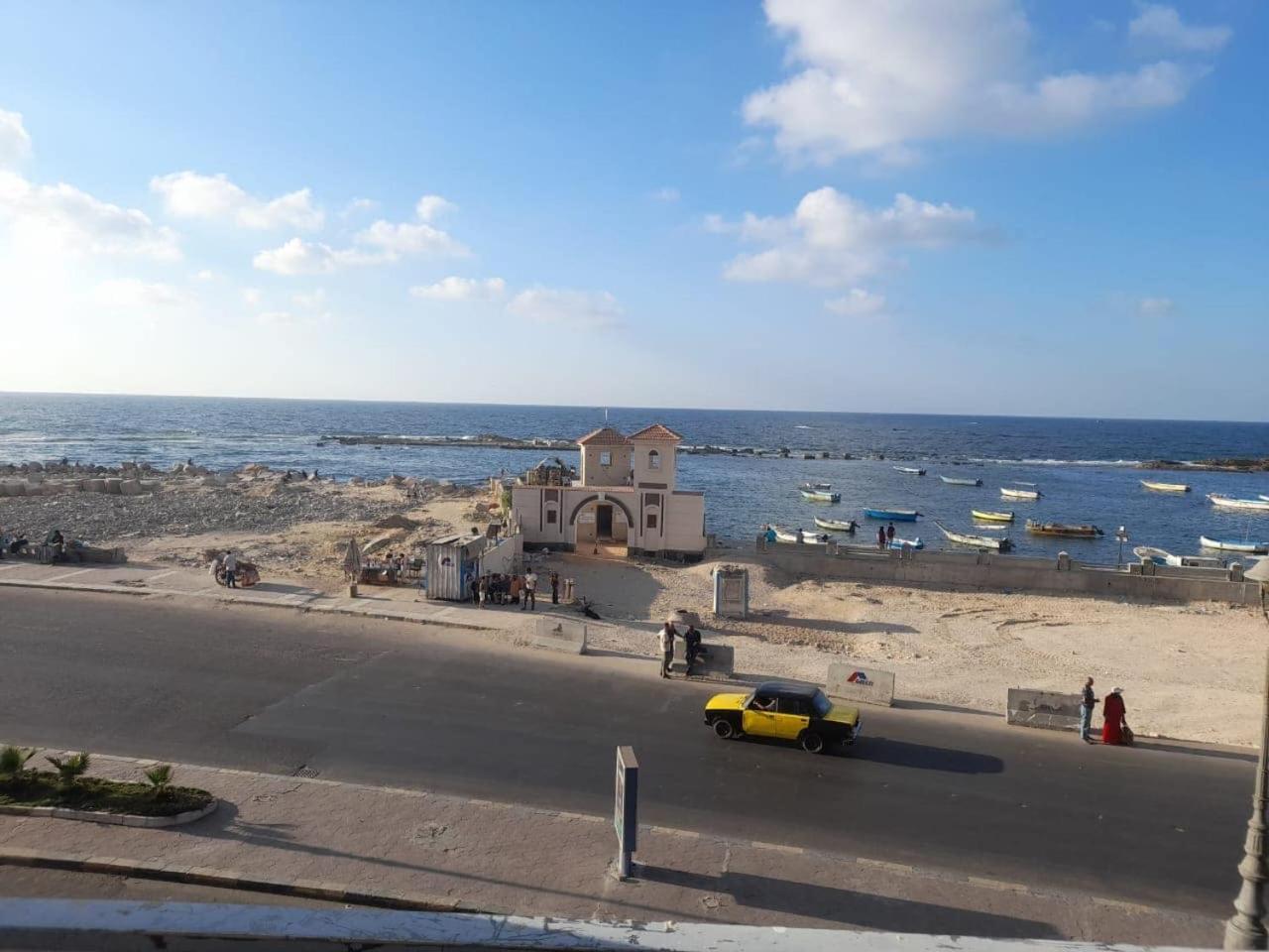 Sea View Apartment *